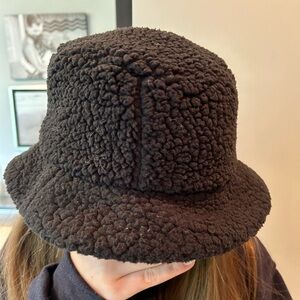 Lululemon black bucket hat